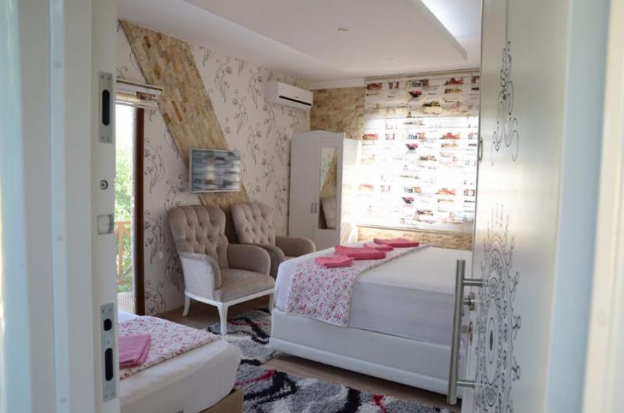 Balkonlu Deluxe Aile Odası