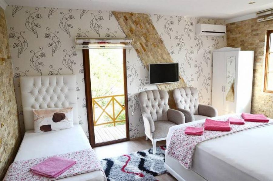 Balkonlu Deluxe Aile Odası